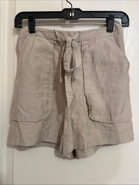 Gilli Light Beige Tie-Waist Shorts sz Small